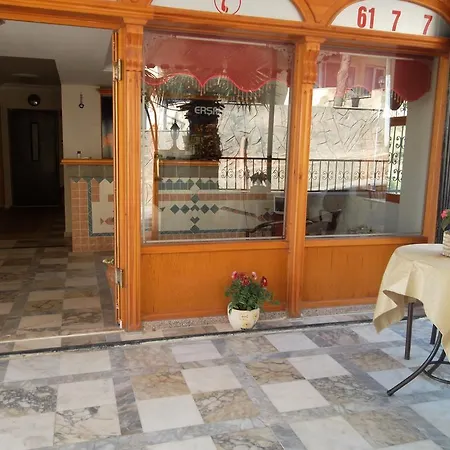 Ersah فندق كوشاداسيه