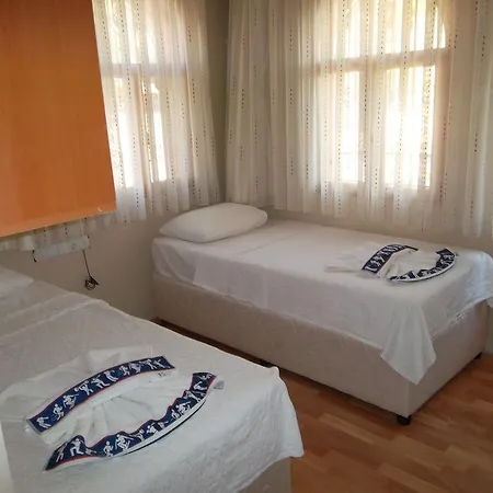 Hotel Ersah 2*