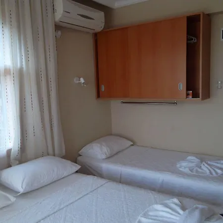 Hotel Ersah 2*